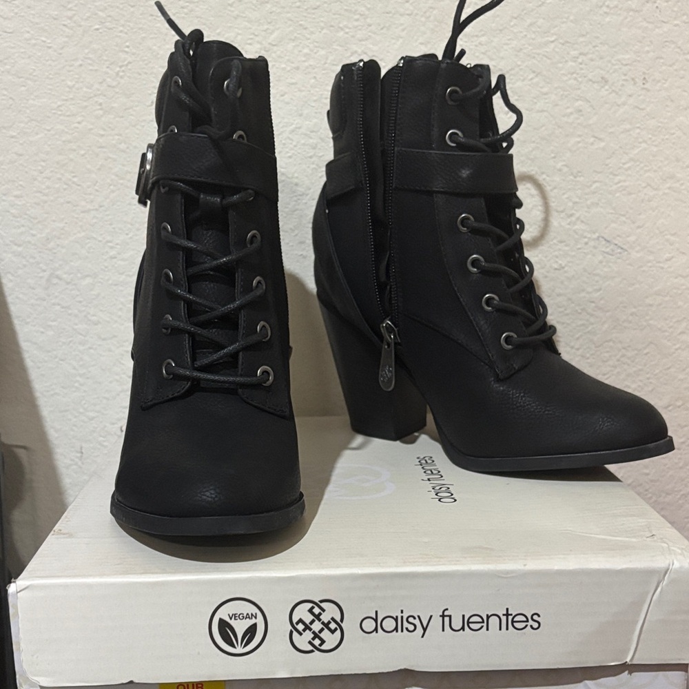 Daisy Fuentes Black Lace-Up Ankle Boots